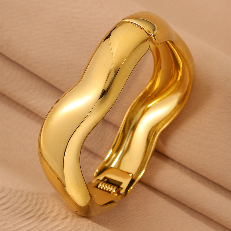Anti-Tarnish waves Bracelet