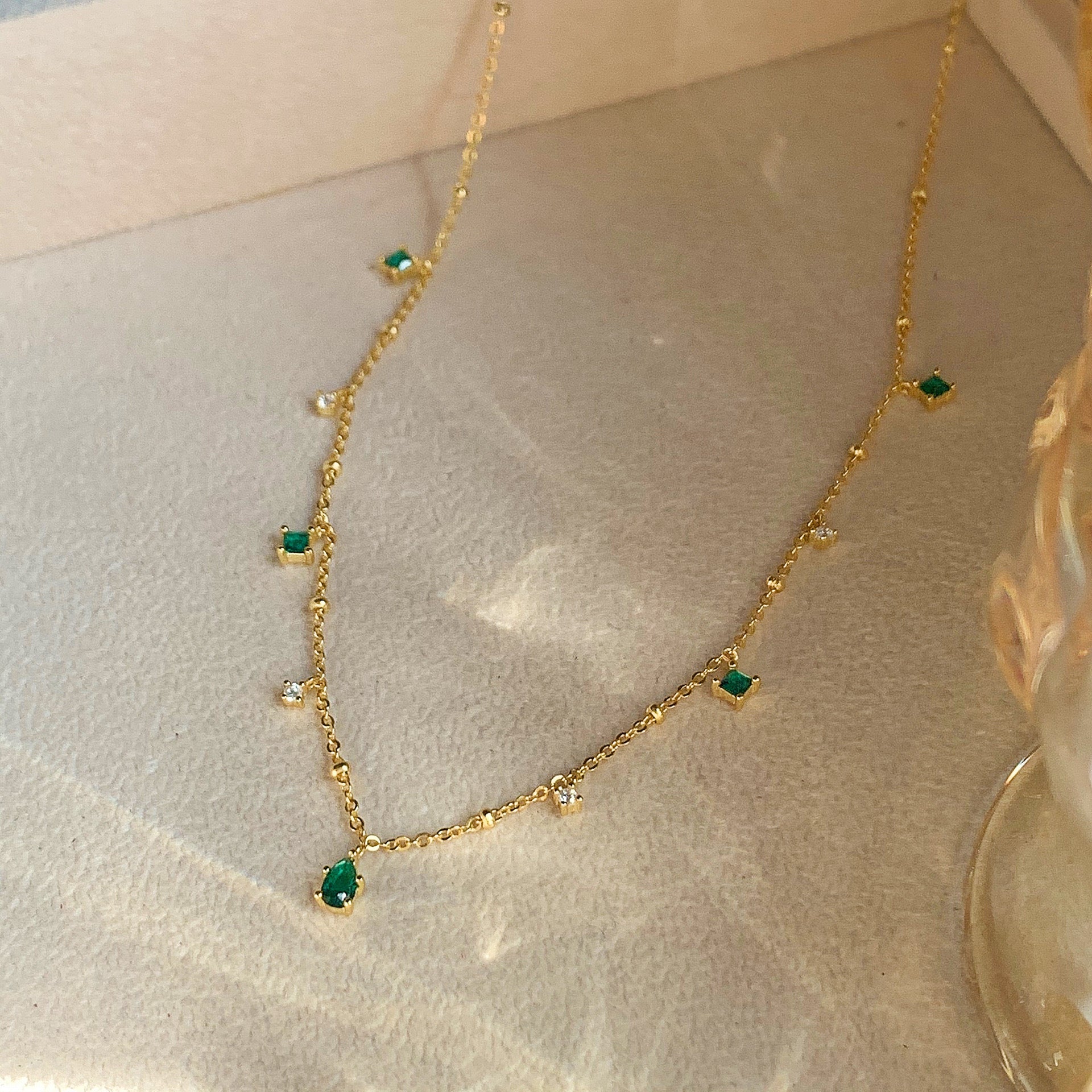 Water Droplets Necklace Green