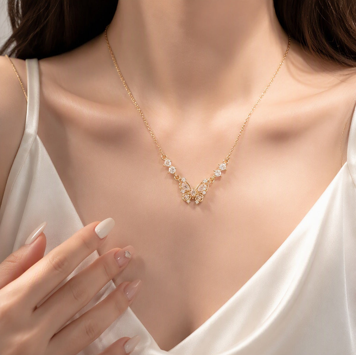 Three-Dimensional Butterfly Necklace 18k Gold Plated